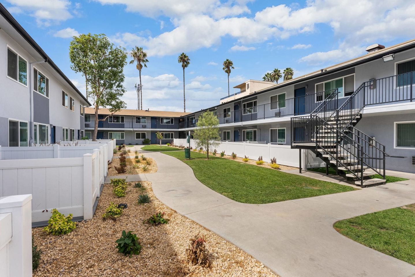 The Circle Apartments at Long Beach Image 53