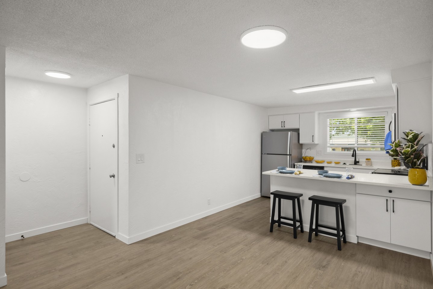 Chalet Apartments Image 9