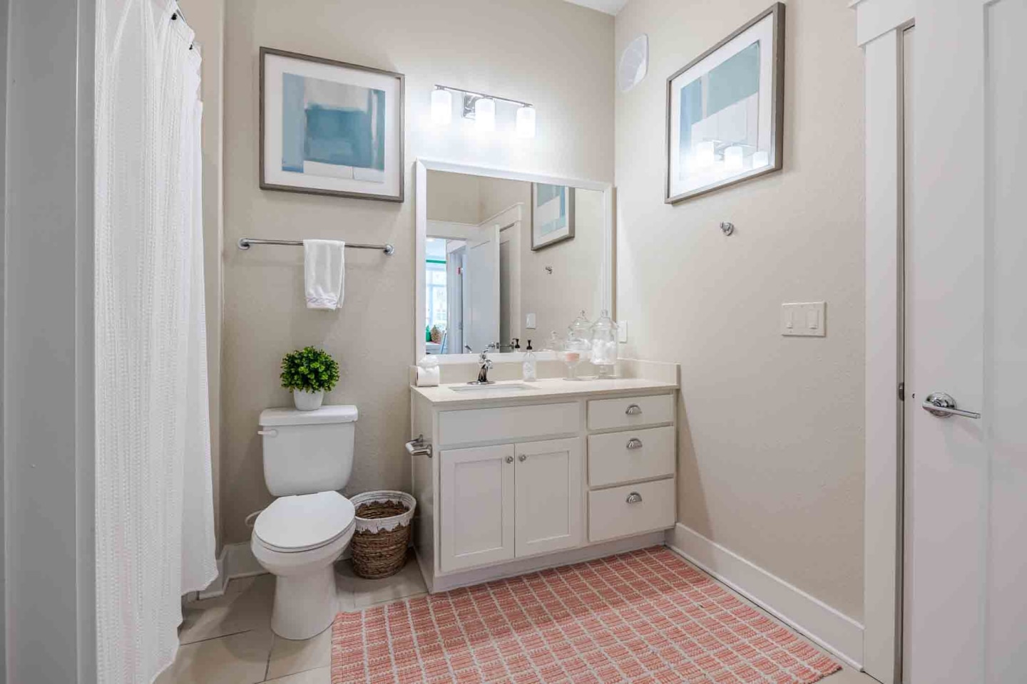 Solstice Signature Apartment Homes Image 11