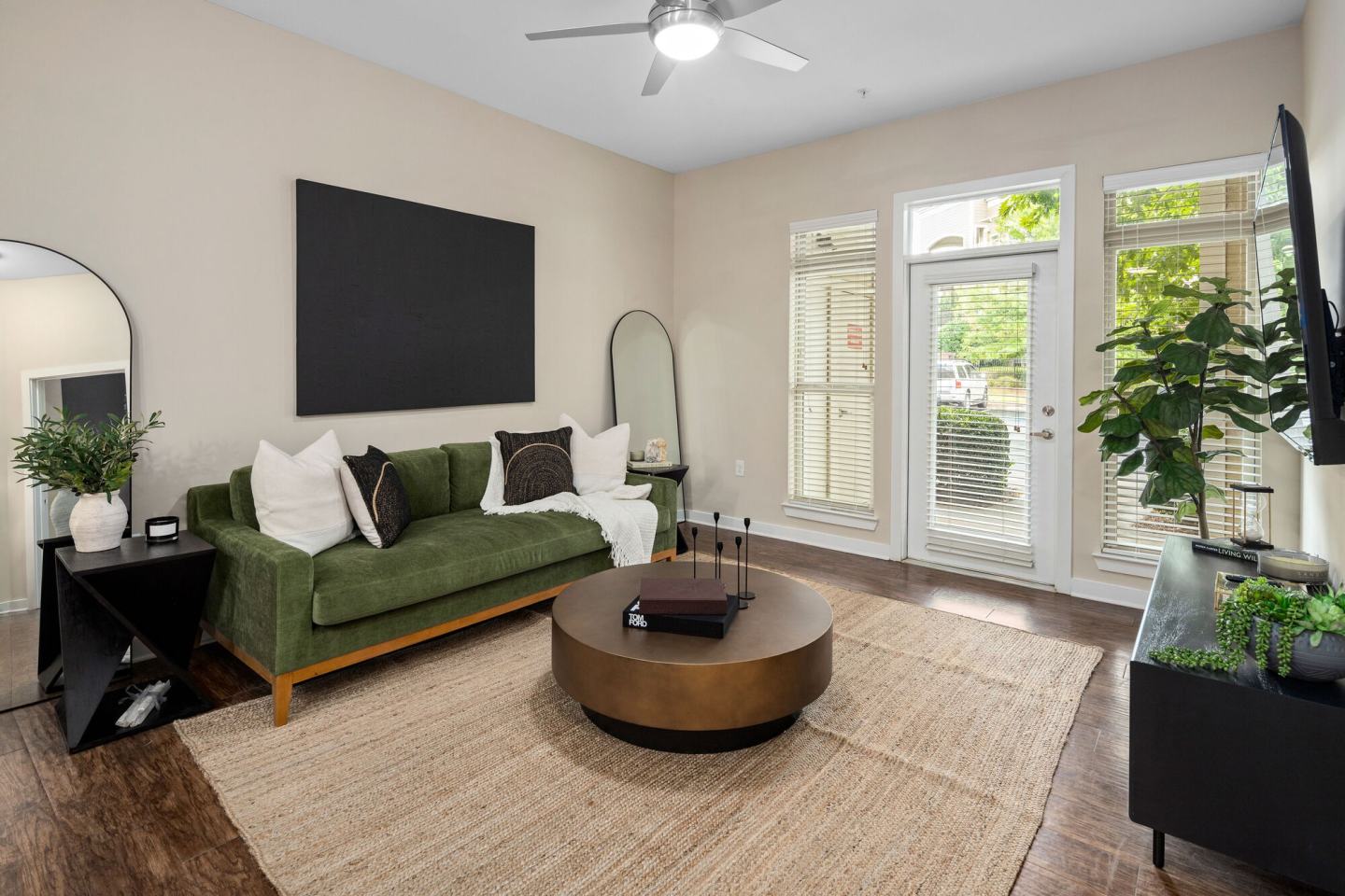400 Belmont Image 9