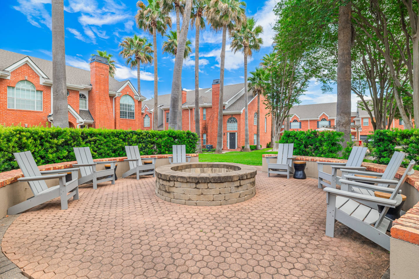 Plaza at the Medical Center Image 16