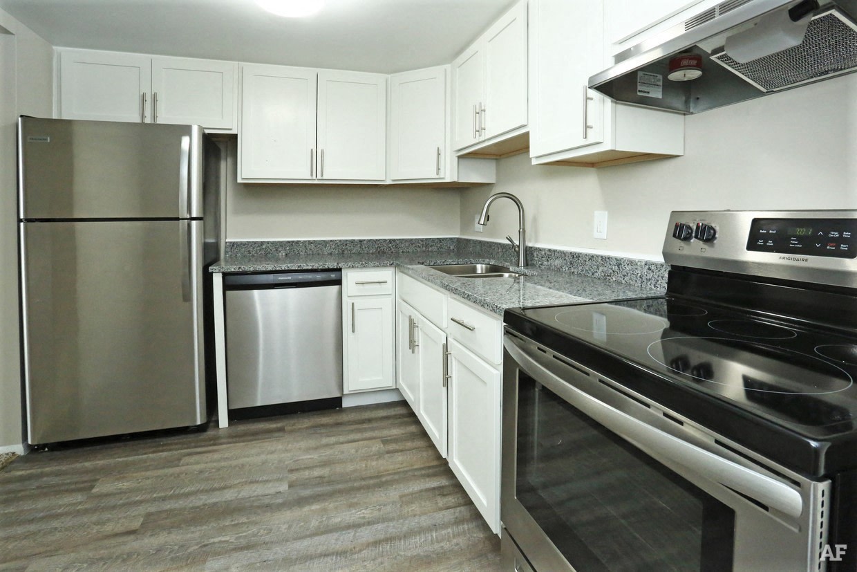 Charlton Apartments Image 7