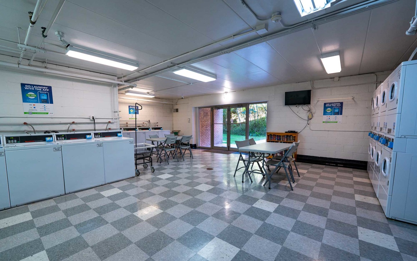 Laurel Village Apartments Image 17