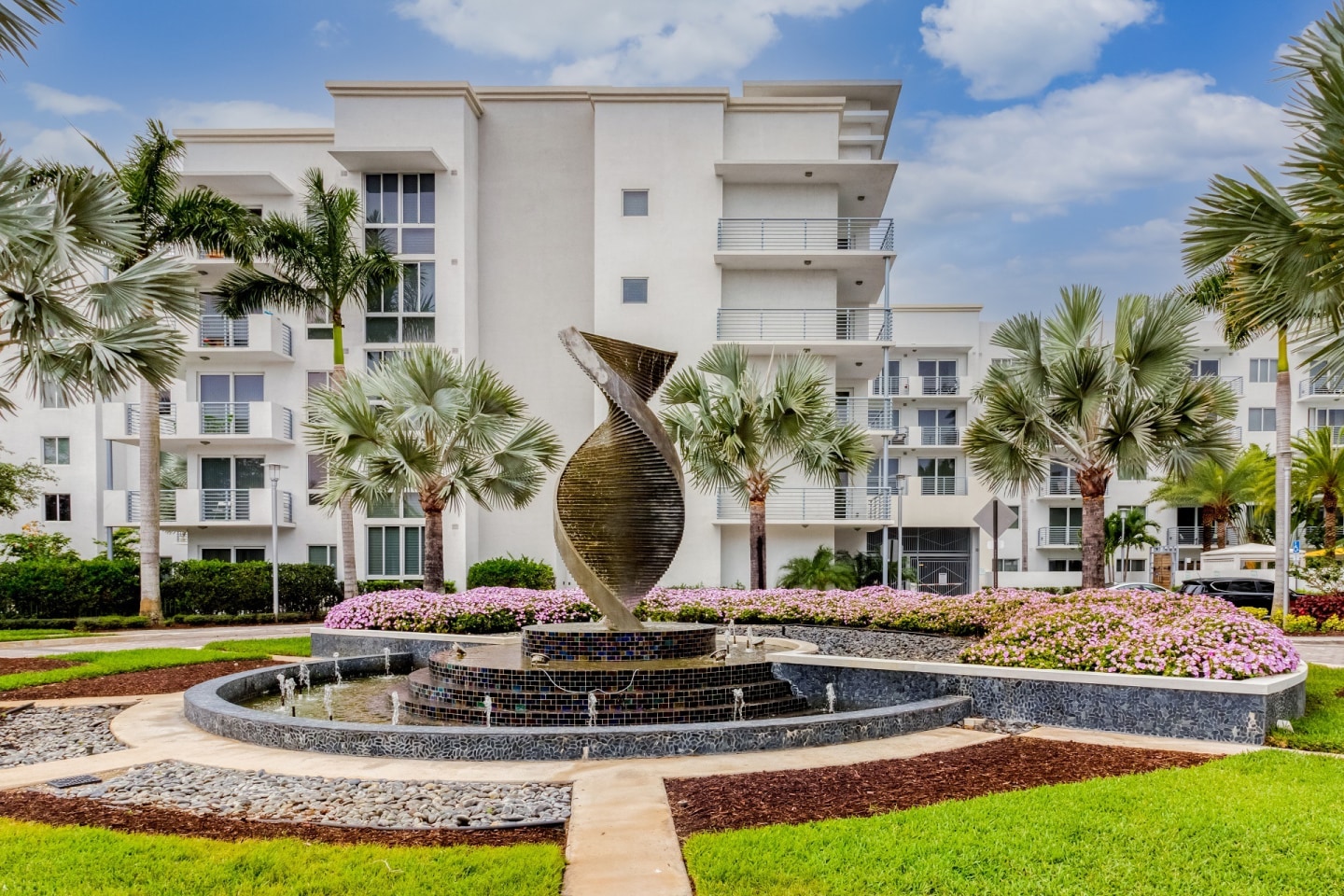 Windsor at Pembroke Gardens Image 2