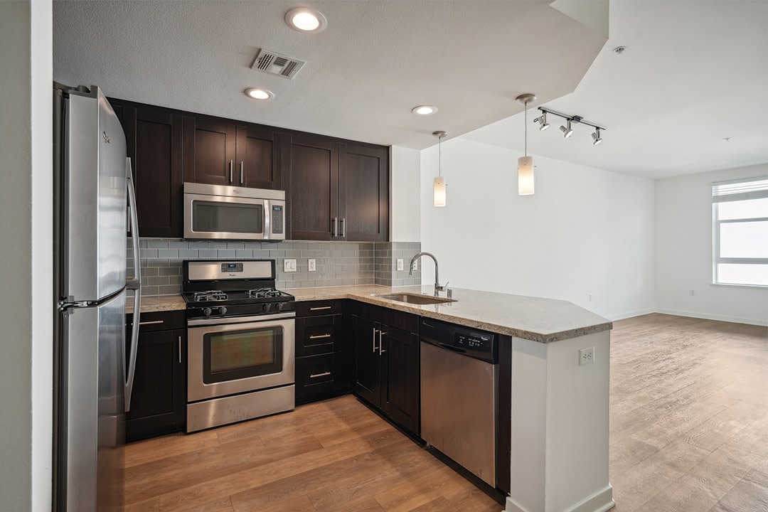1111 Wilshire Image 4