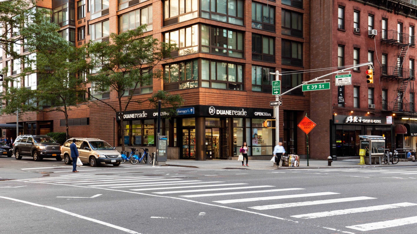 300 East 39th Image 15