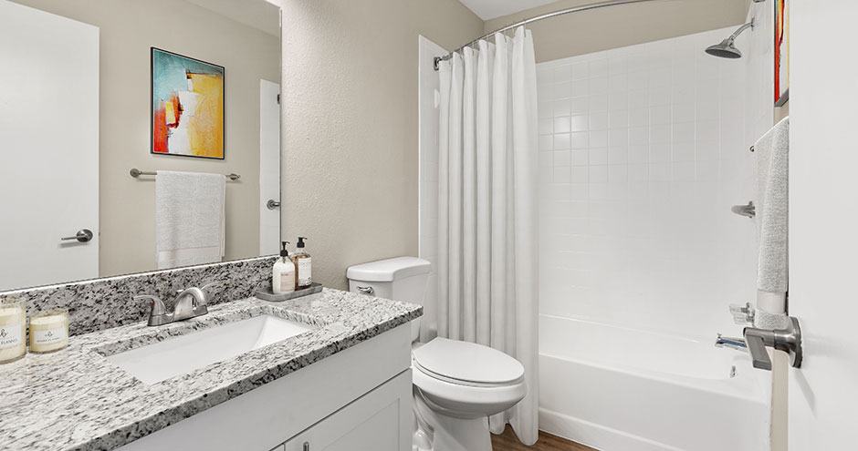 Gulfshore Apartment Homes Image 9
