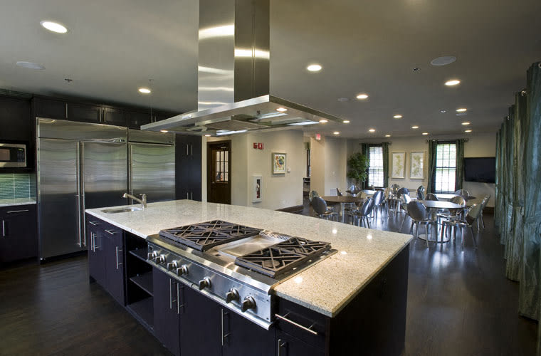 Versailles on the Lake-Schaumburg-Furnished Image 3