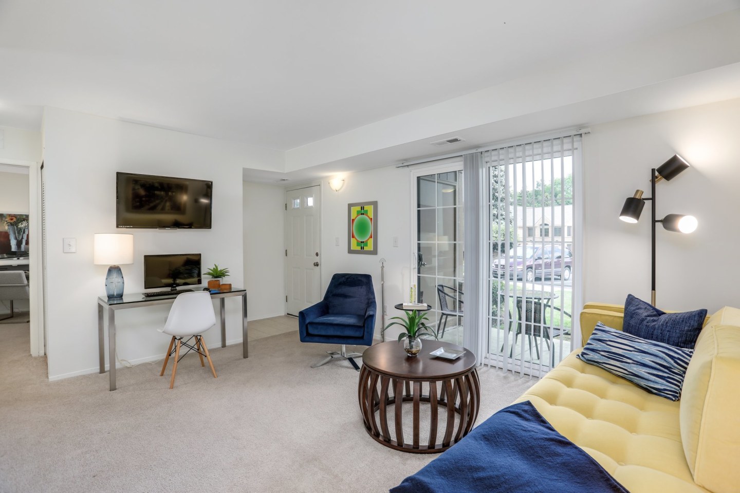 Saddle Creek Image 16