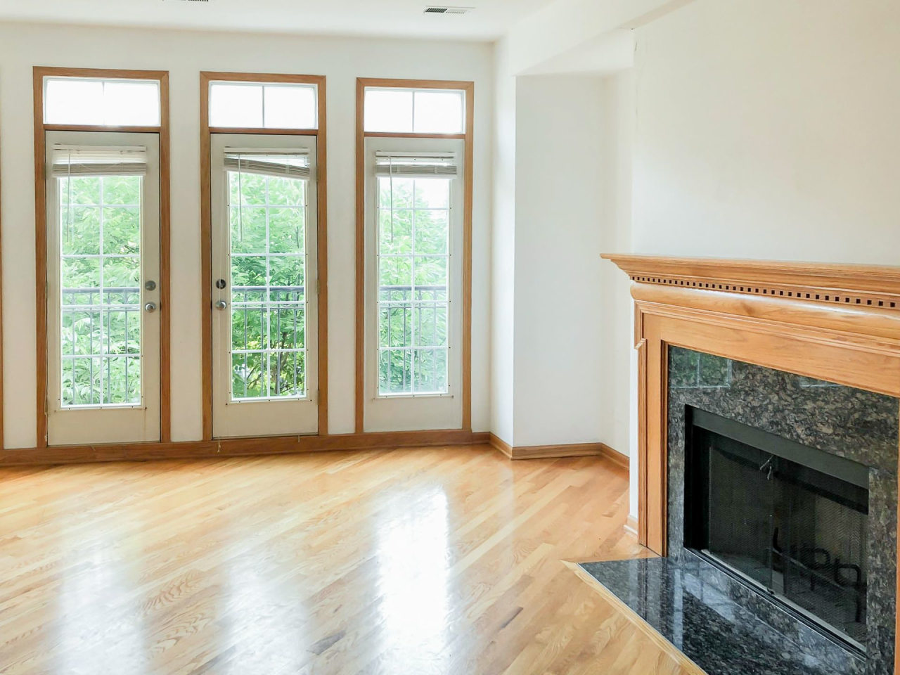1321 W Belmont Image 4