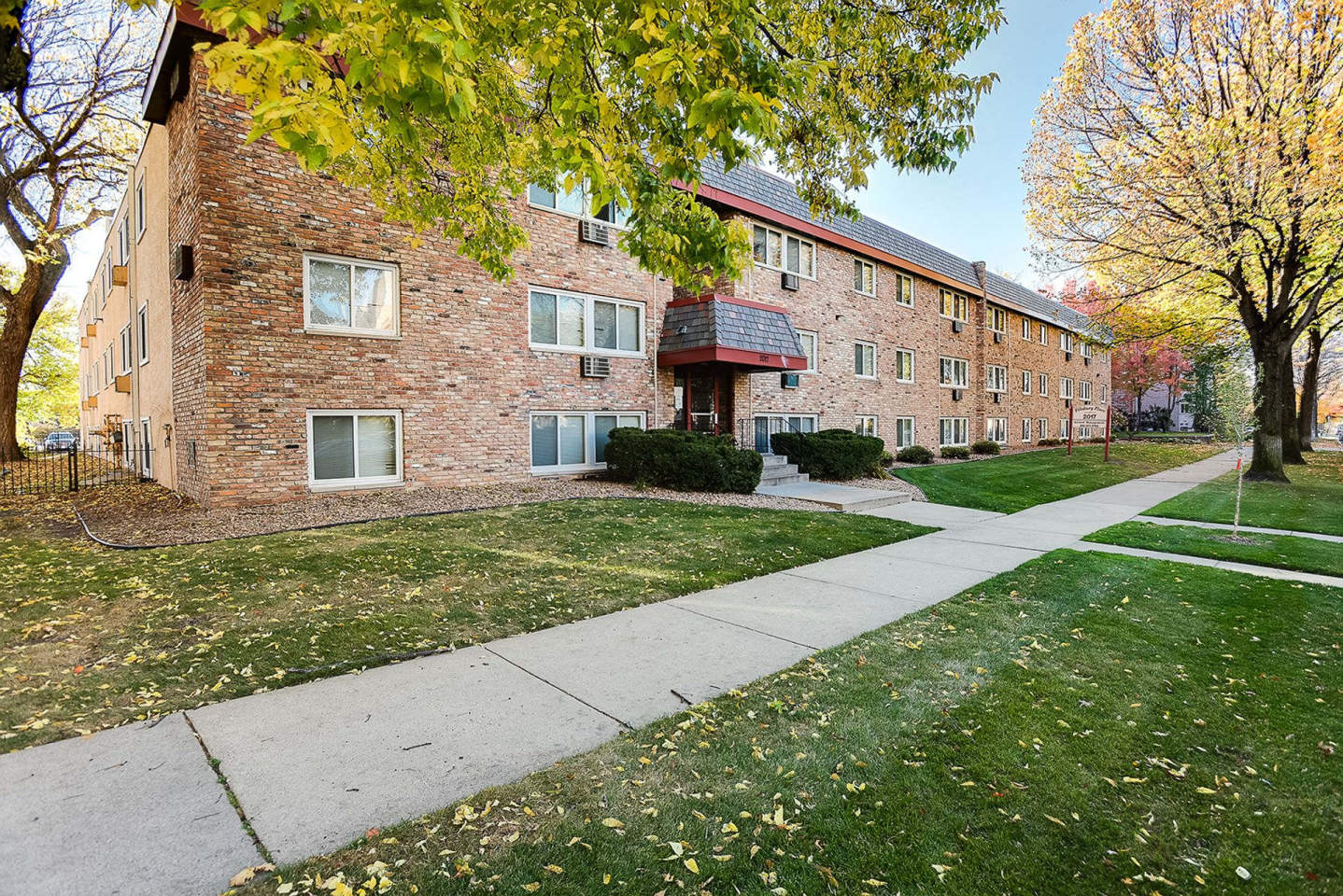 2017 Pillsbury Ave Image 1