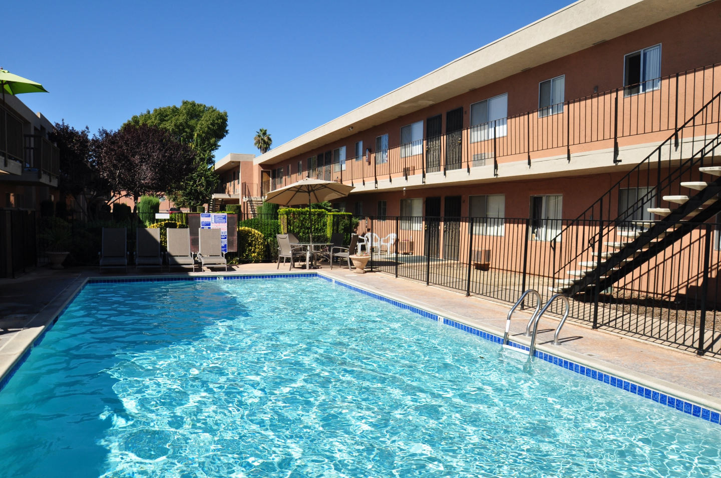 Ashwood Apartments Image 2