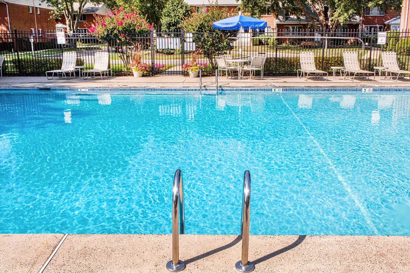 Homestead Gardens Apartments Image 17