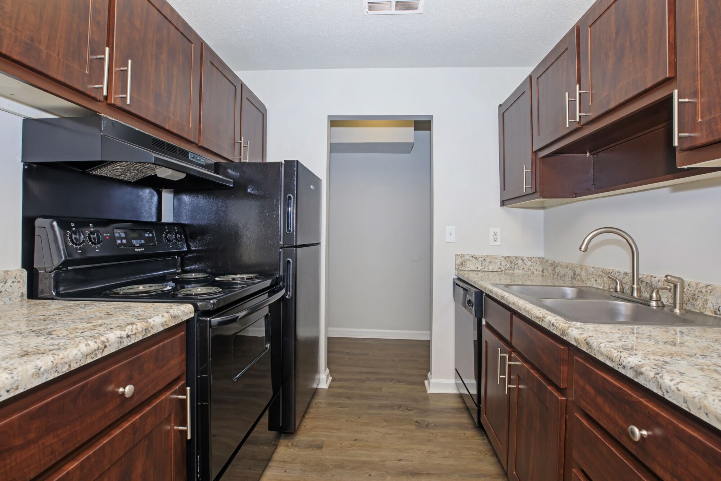 South Pointe Apartment Home Image 19