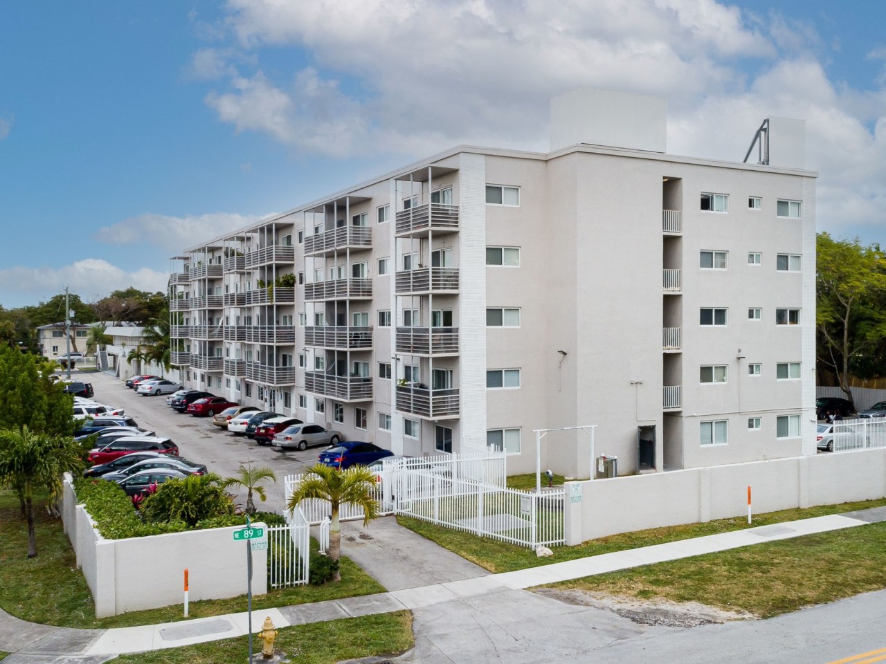Miami Shores Luxury Apartments Image 18