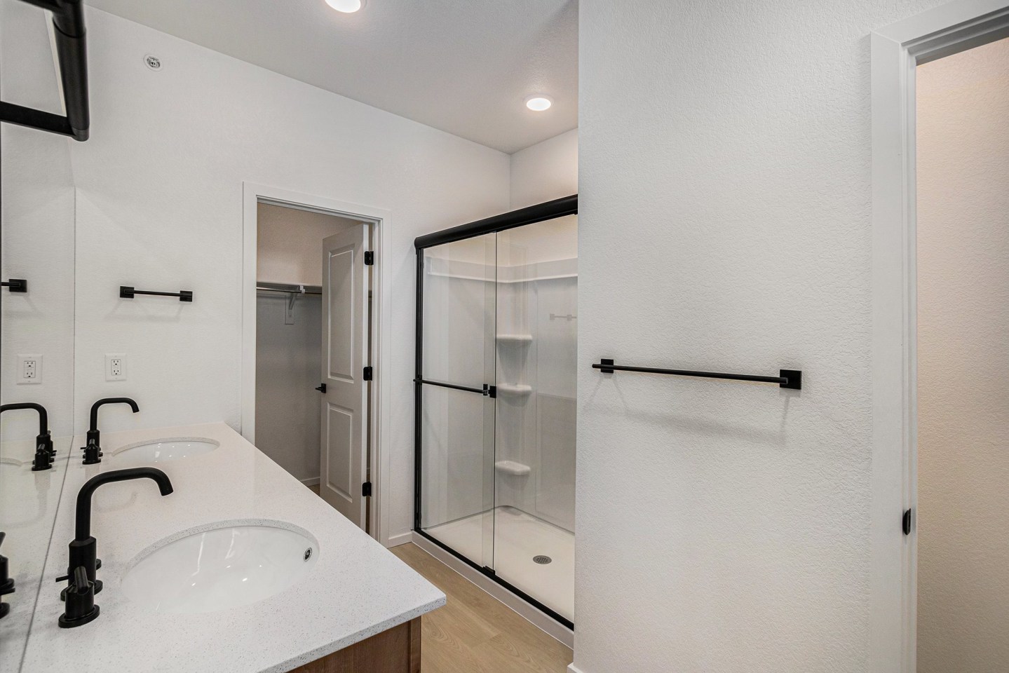 Bloom Rental Living Image 9