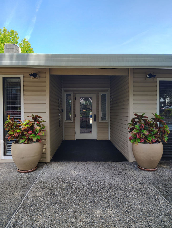 Edgewater Apartments Image 4