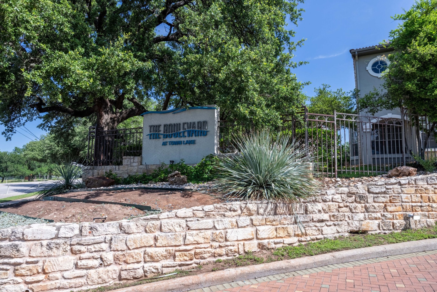 Gables Town Lake Image 27