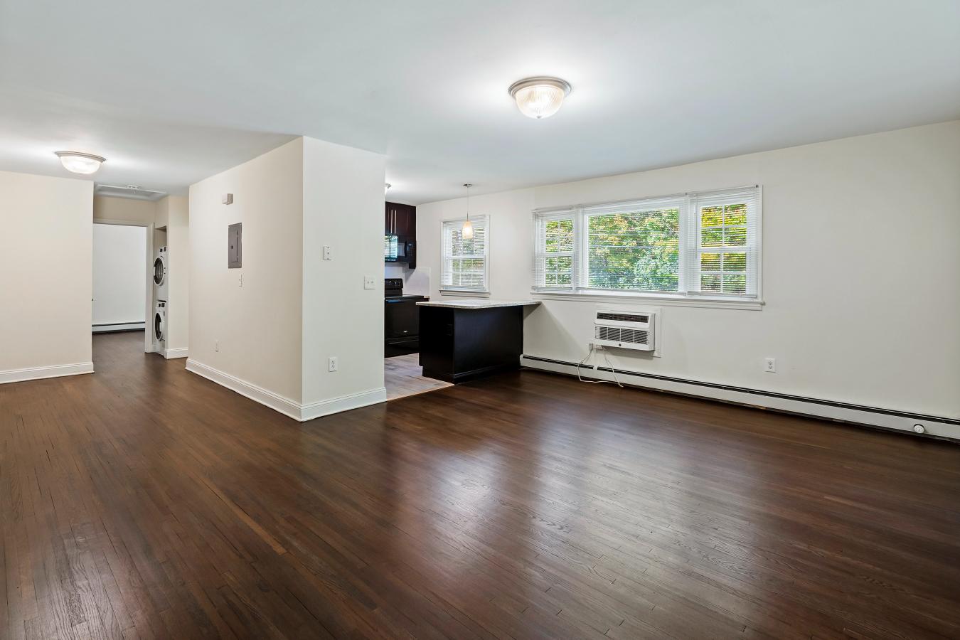 Newtonian Gardens Apartments Image 4