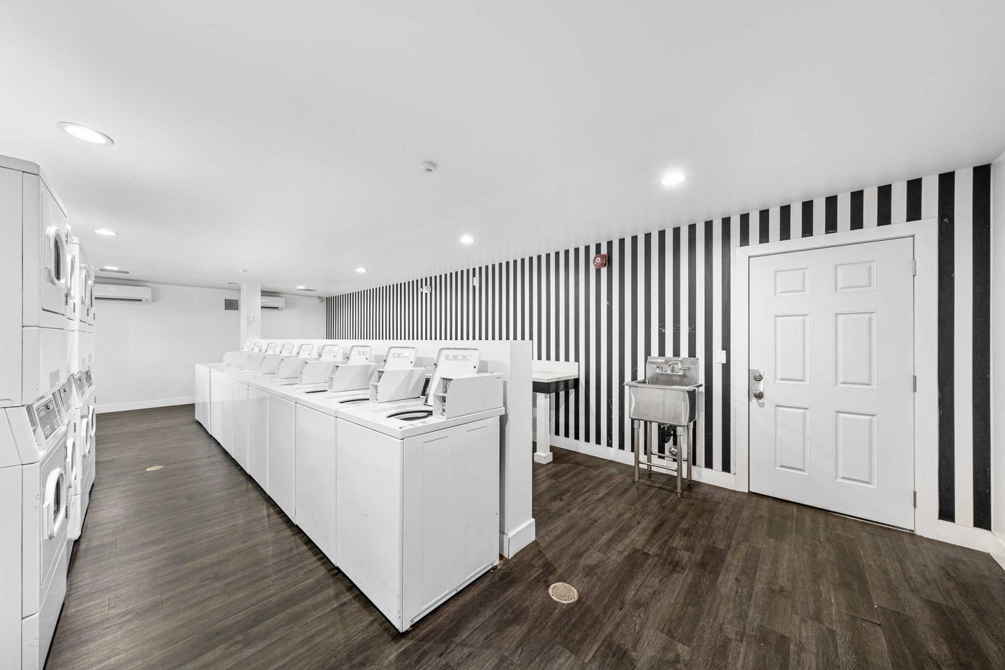 Summerview Beach Resort Luxury Apartments Image 41