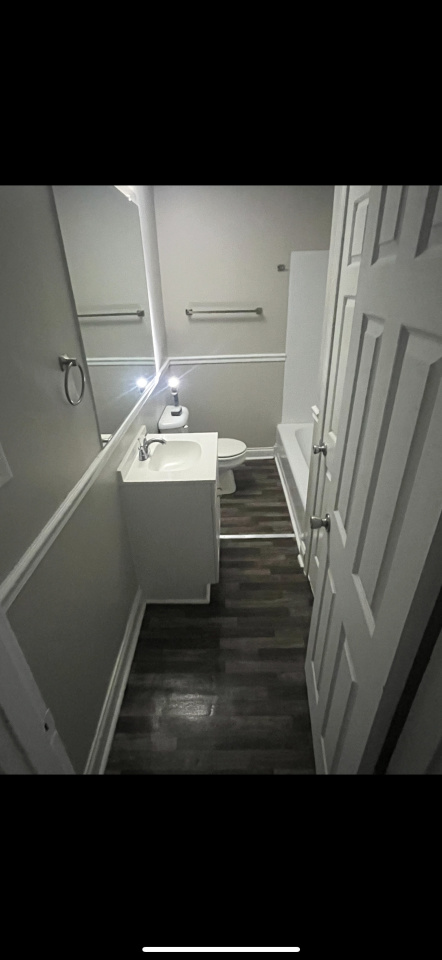 Blue Country Apartments Image 7