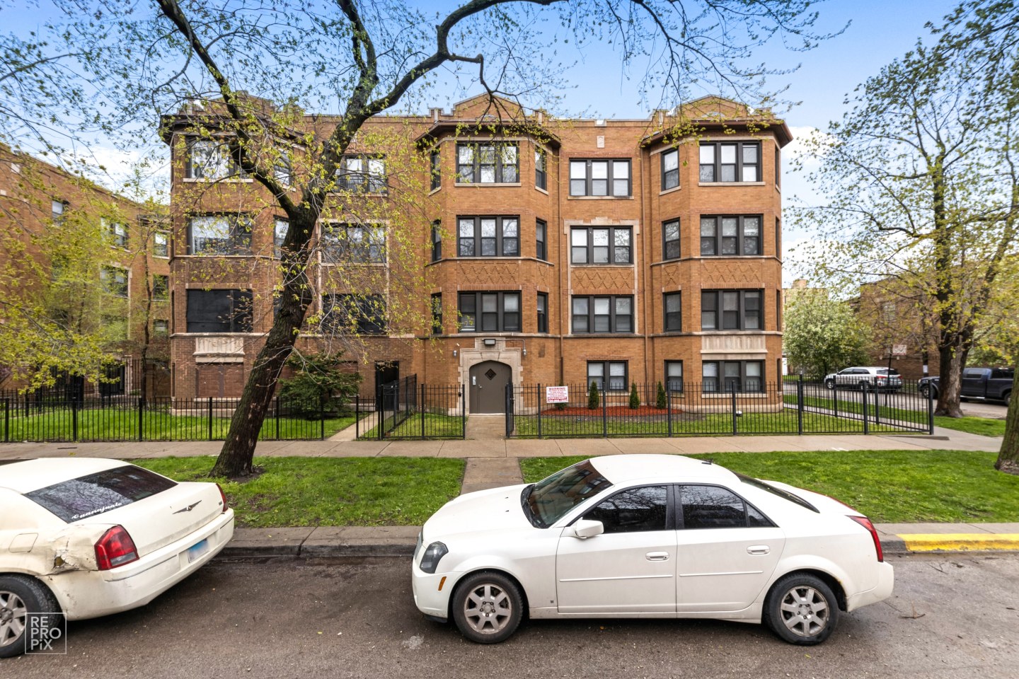 7657 S East End Avenue Image 2