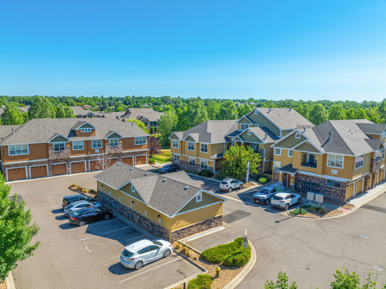 Maple Leaf Townhomes Image 16