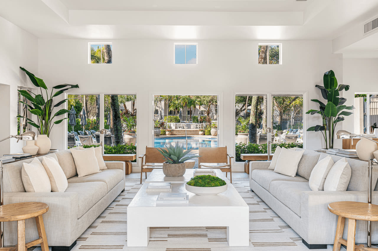 Coconut Palm Club Image 15