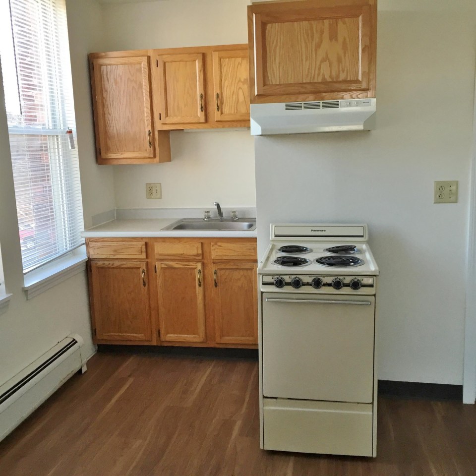 15 West Broadway Image 8