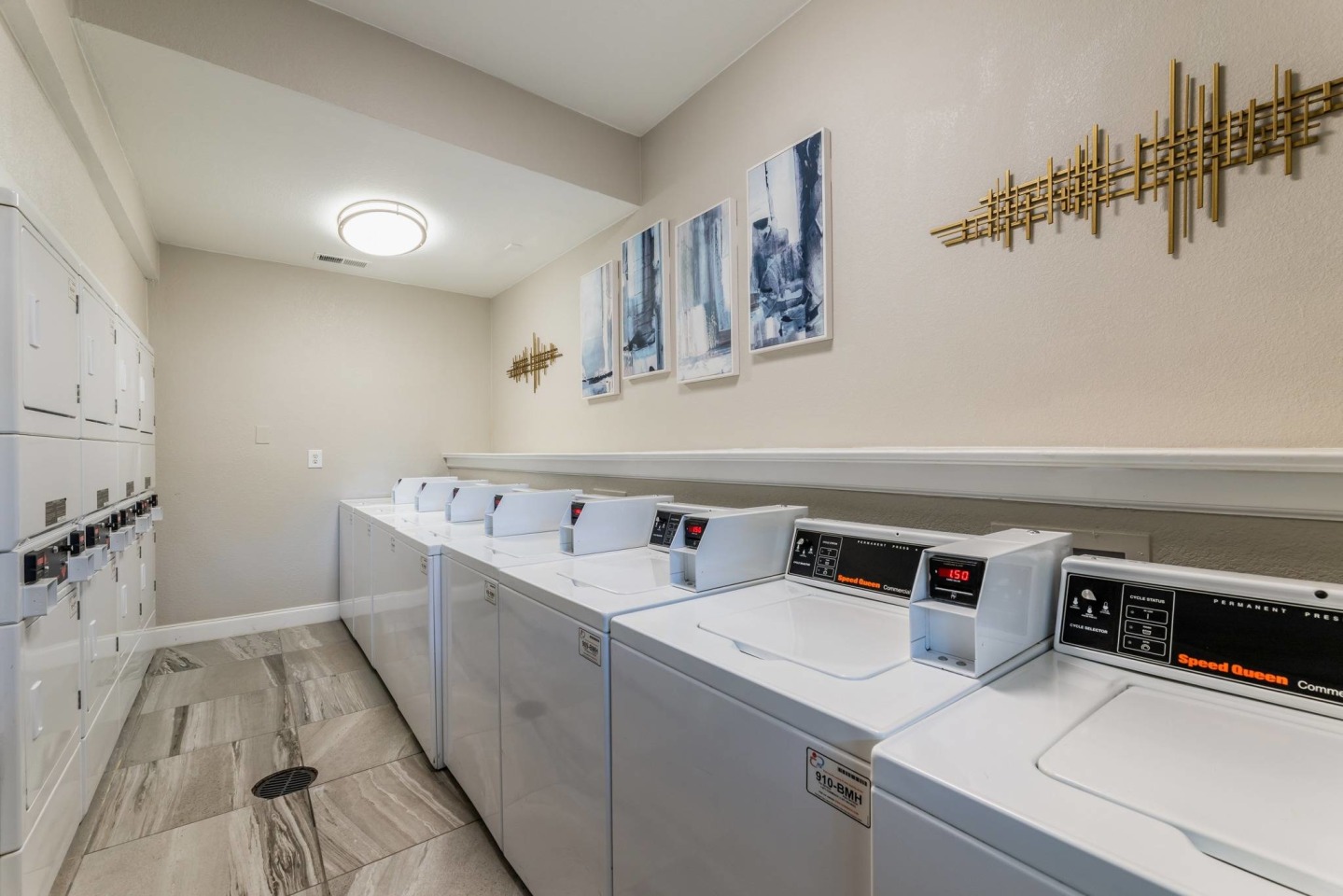 Flintridge Apartment Homes Image 14