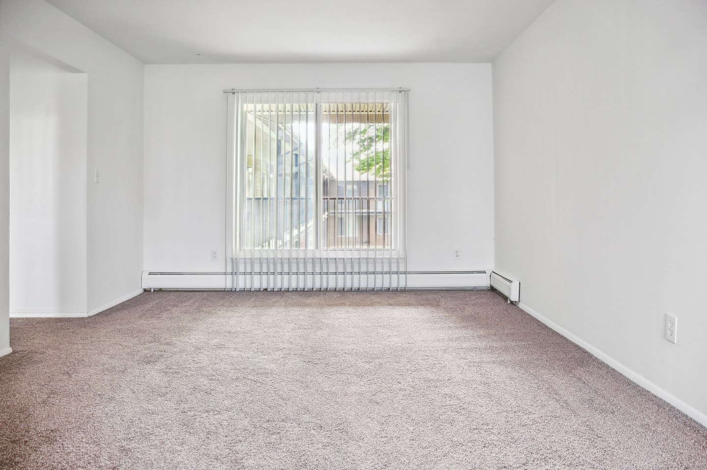 Huntington Club Apartments Image 12