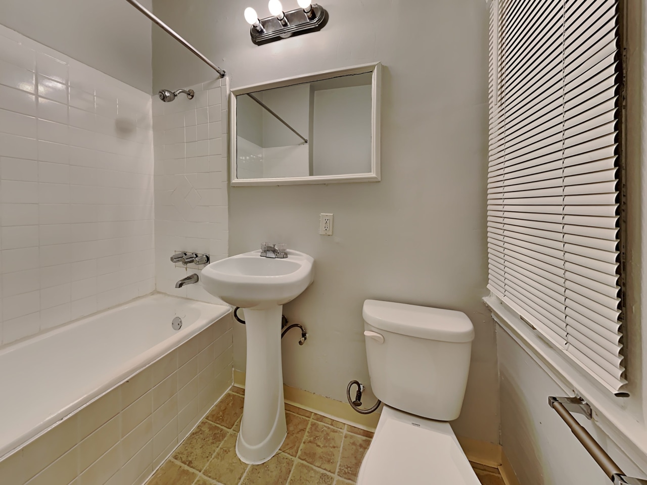 6434 Yucca Street Image 9