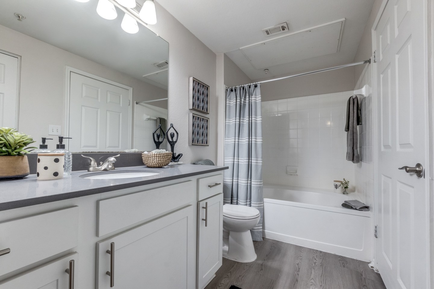 Tides at Midtown Apartments Image 37