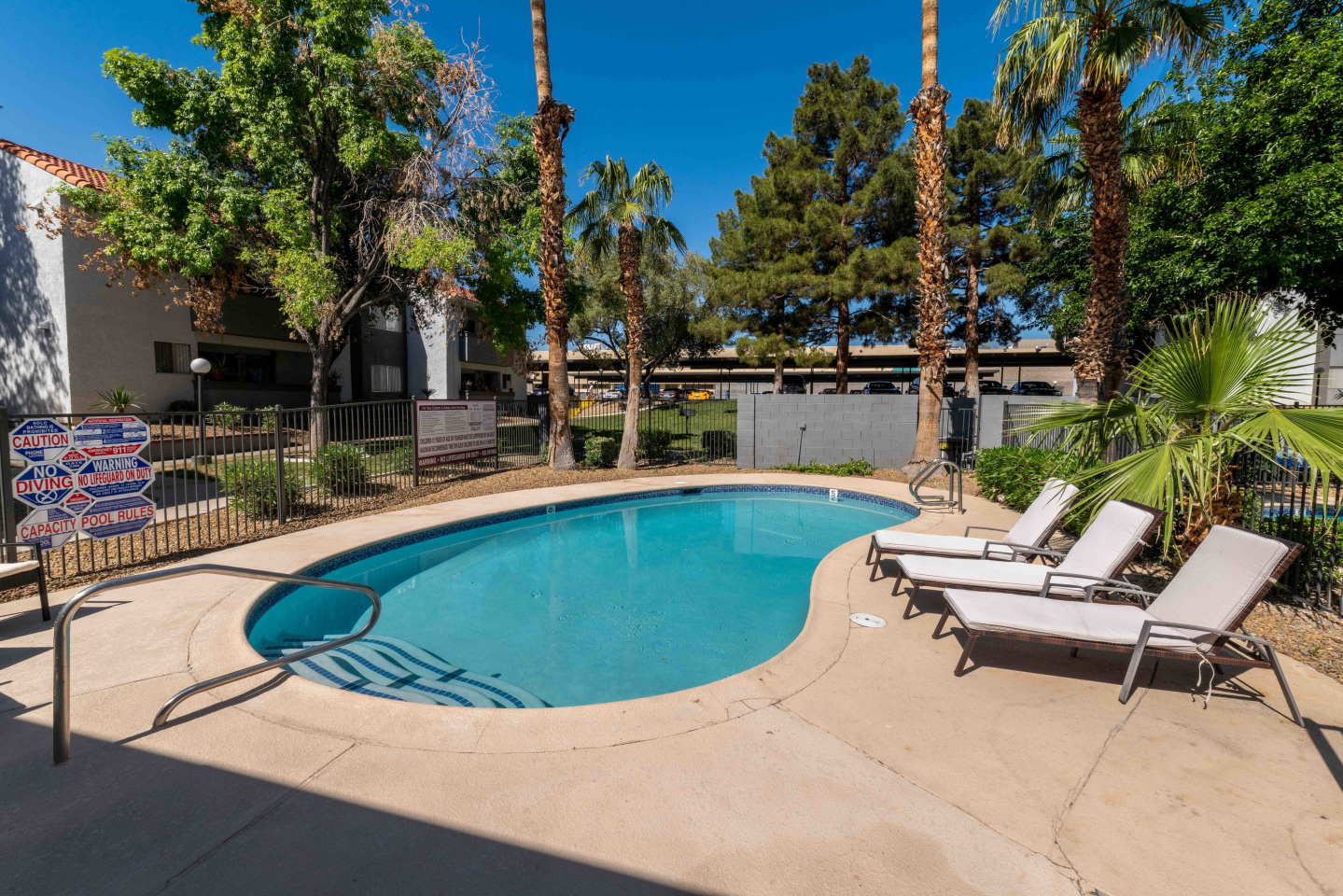 Villa Del Sol Apartments Image 2