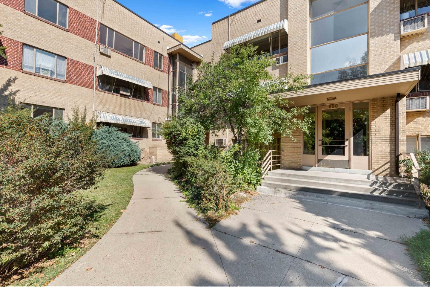 Court Place Image 9