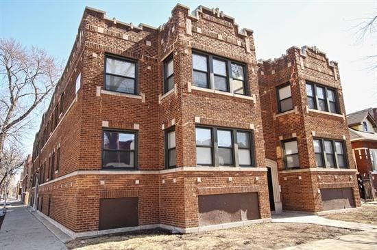 6401 S Maplewood Ave Image 1