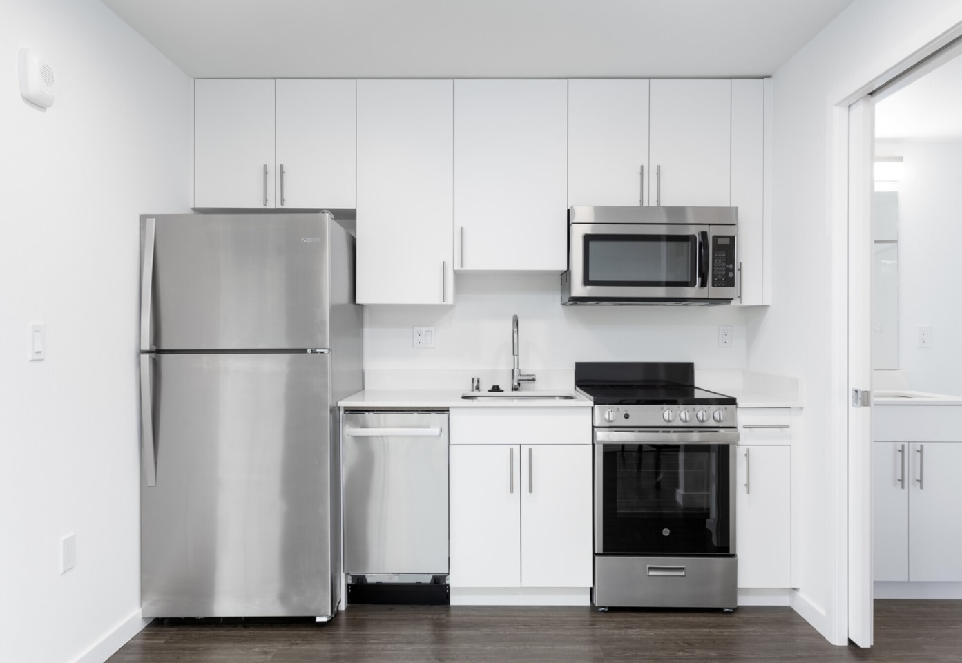 Montclair Apartments - Student Housing Image 9