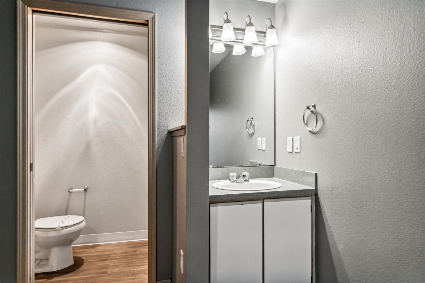 Oak Park Village Apartments Image 31