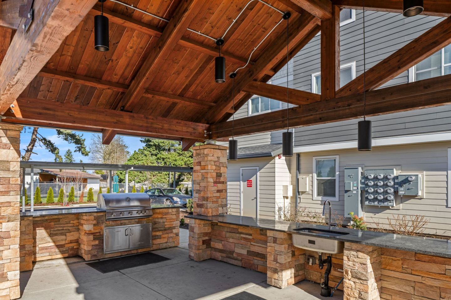 Pacific Valley Apartments Image 19