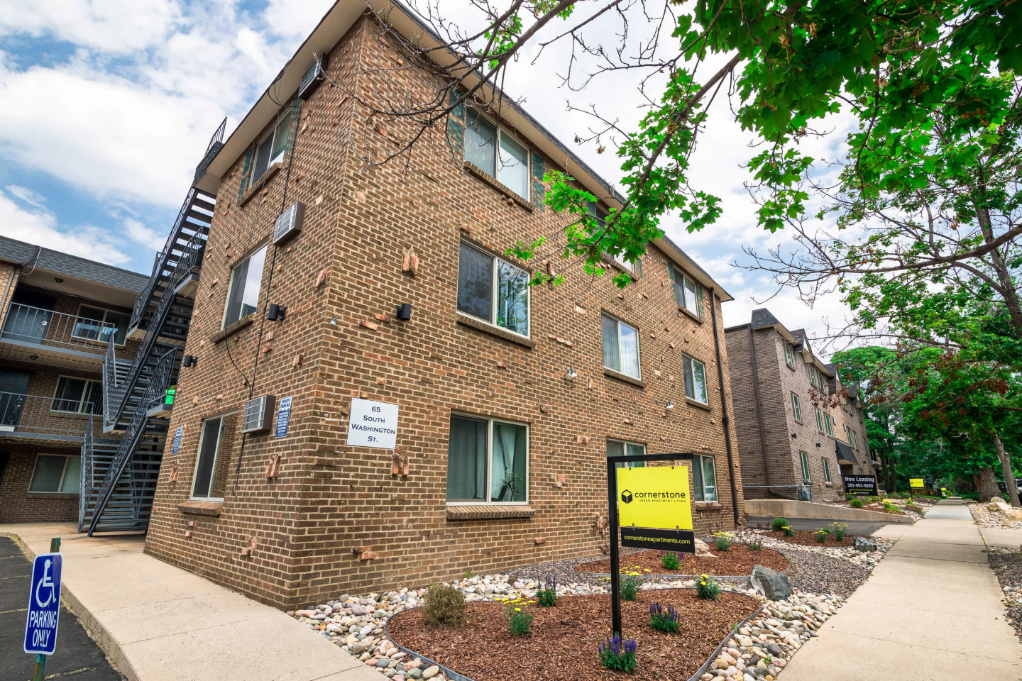 South Washington St Apts Image 9
