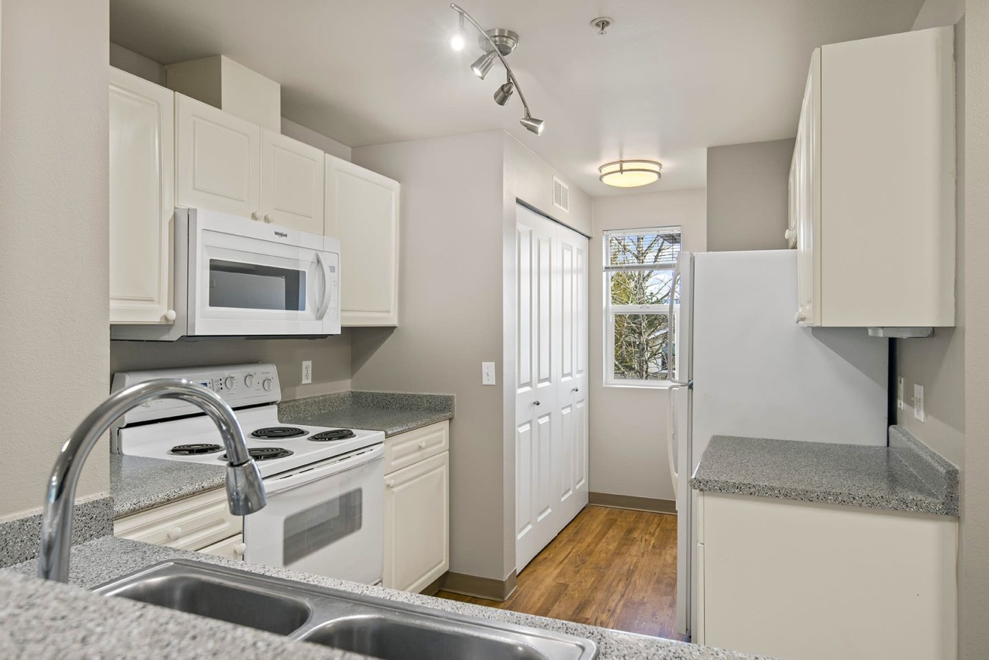 Langara Image 18