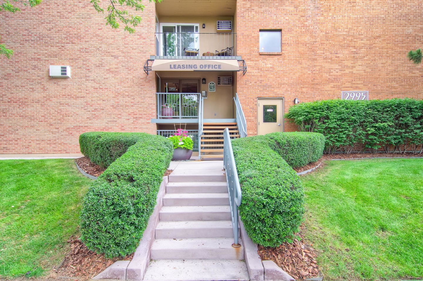 Glenlake Apartments Image 3