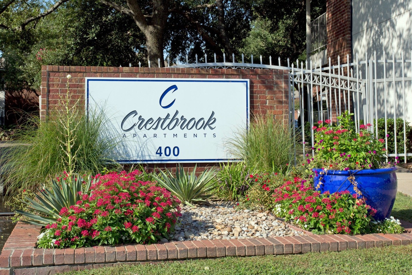 Crestbrook Apartments Image 1