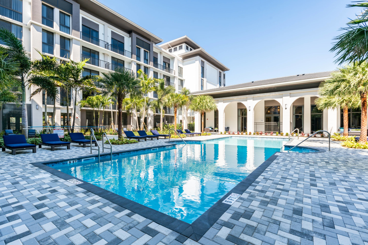 The Point at Palm Beach Gardens Image 3