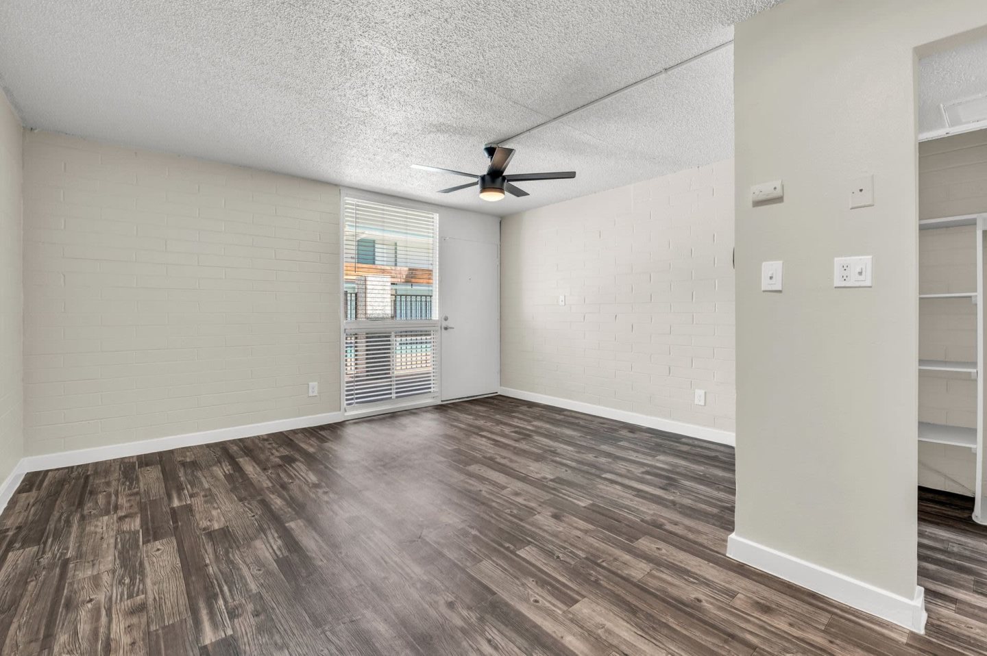The Elton Apartment Homes Image 11