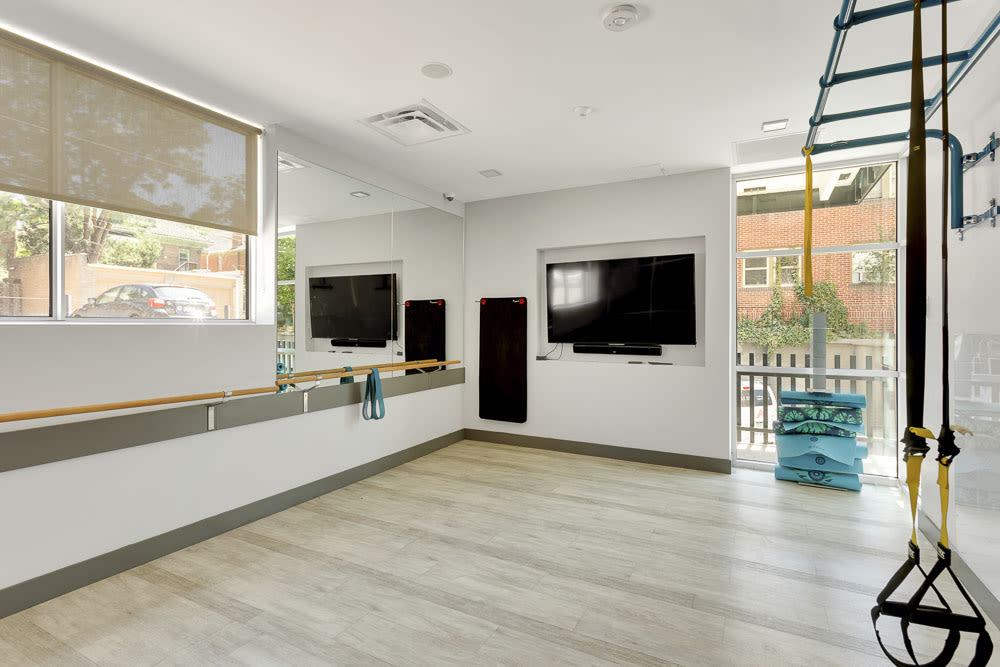 1044 Downing Image 6
