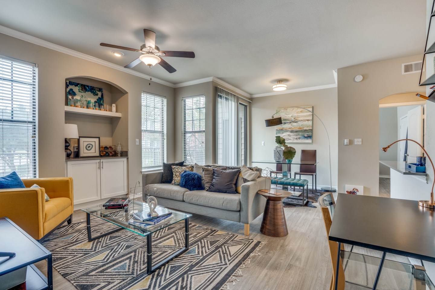 2803 Riverside Image 12
