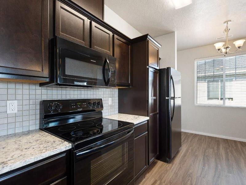 Crimson Point Apartments Image 10