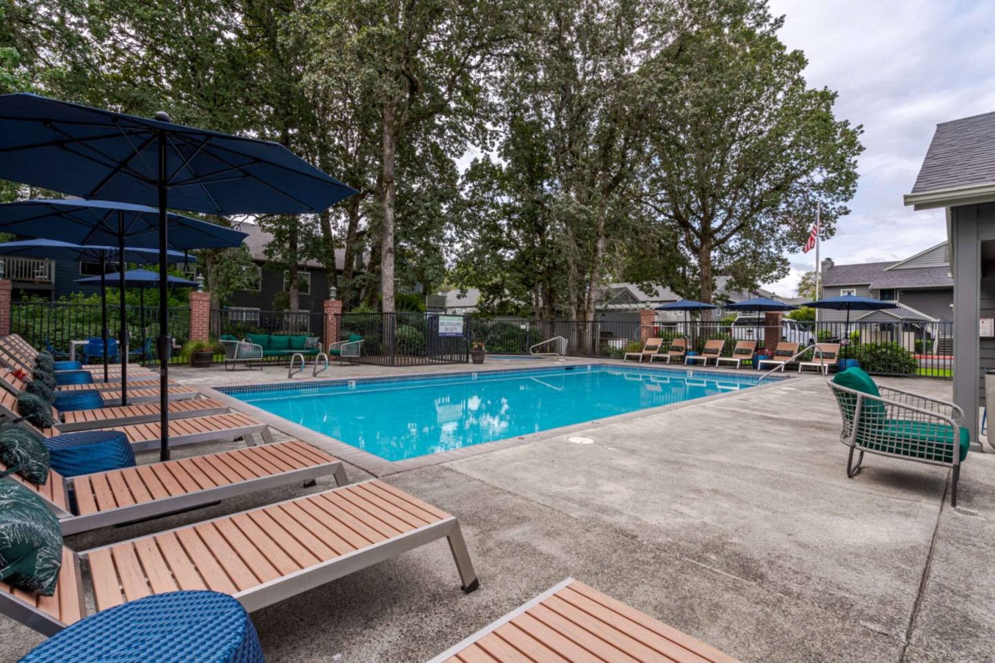 Larkspur Place Image 16