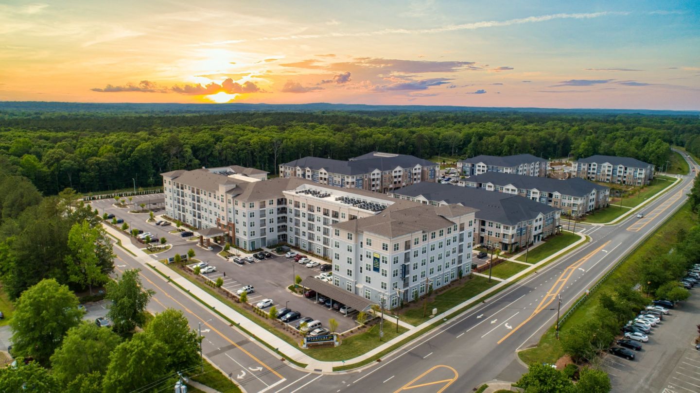 Overture Chapel Hill 55+ Active Adult Apartment Homes Image 51